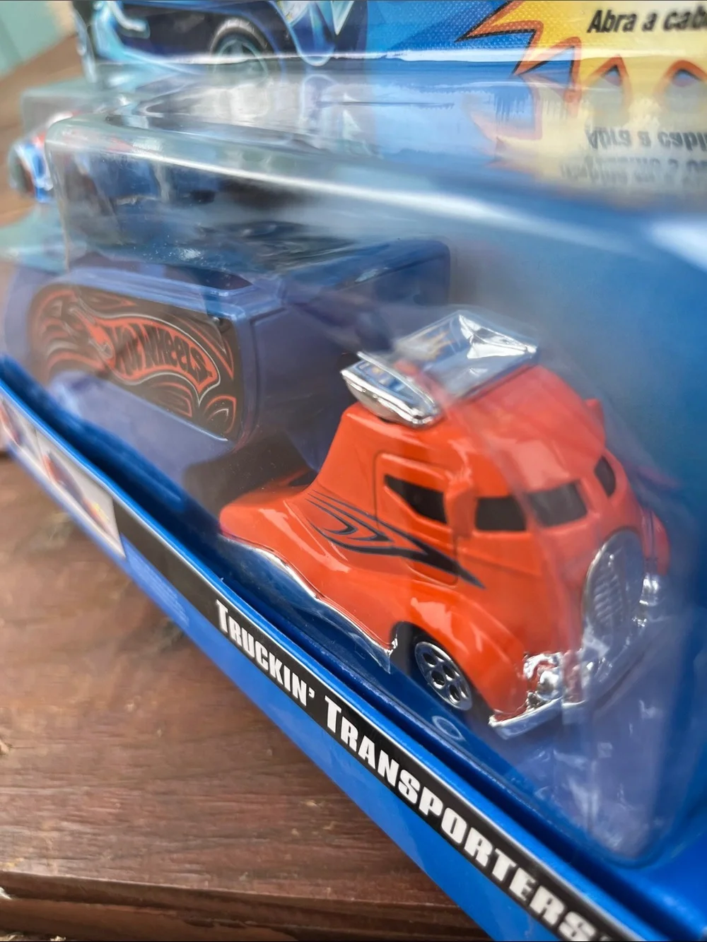 Hot Wheels Truckin' Transporter Playset - Red & Blue